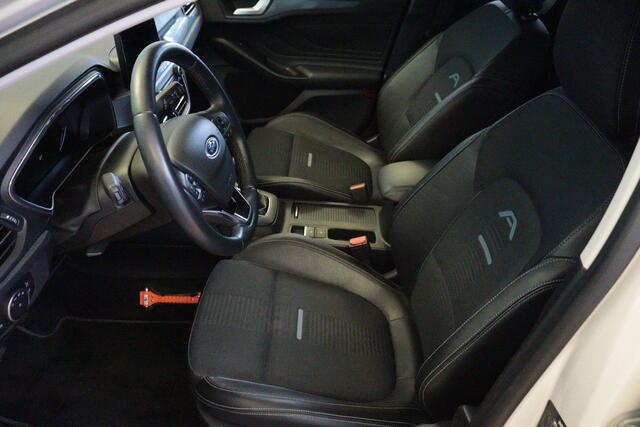 Ford FOCUS 1.0 EcoBoost Active Business | NAVI | CAMERA + PDC | VRUIT / STUUR / STOELVERW | TREKHAAK | B&O AUDIO |