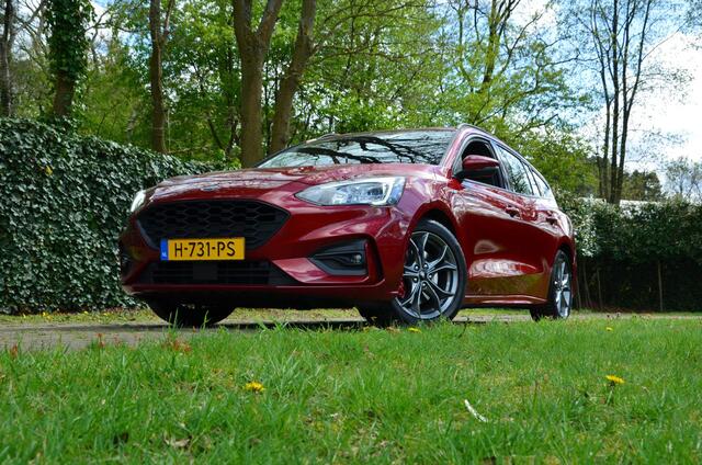 Ford FOCUS Wagon 1.0 EcoBoost ST Line Business Navi/Pdc/Ecc/Led/Stoel Stuur & ruitverwarming/Cr-Controle/Achteruitrijcamera/Lmv