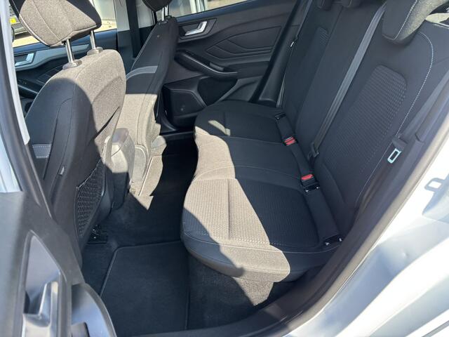 Ford FOCUS Wagon 1.0 EcoBoost Connected / Stoel, Stuur en Voorruitverwarming / Navi / Applecarplay/Androidauto /