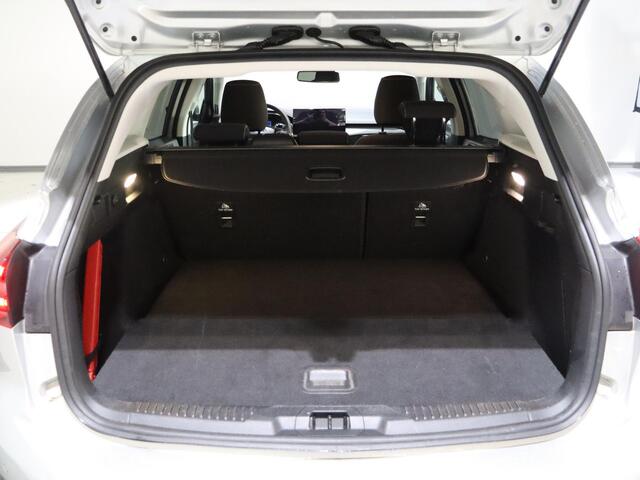 Ford FOCUS Wagon 1.0 EcoBoost Hybrid Titanium | Winterpakket | Cruise Control Adaptief | Parkeercamera | Navigatie | Climate Control |