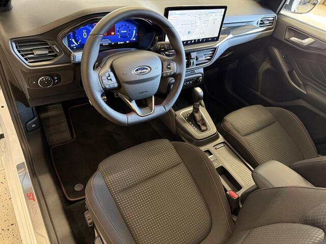 Ford FOCUS 1.0 EcoBoost Hybrid 155pk Automaat ST-Line X l PANO-DAK l 18-INCH l BLISS l CAMERA l ECC l FULL-LED l NAVI l STOEL/STUUR-VERW. l 18.000km