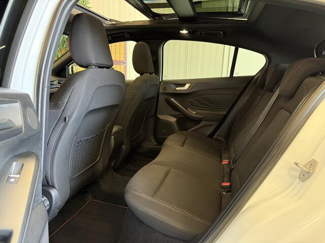 Ford FOCUS 1.0 EcoBoost Hybrid 155pk Automaat ST-Line X l PANO-DAK l 18-INCH l BLISS l CAMERA l ECC l FULL-LED l NAVI l STOEL/STUUR-VERW. l 18.000km