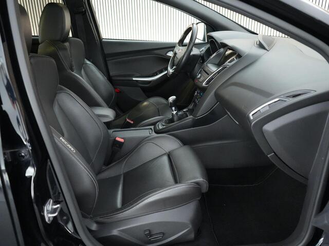 Ford FOCUS ST-3 2.0 250pk PERFORMANCE PACK |Milltek|Maxton|KW suspensions|schuif/kantel|sony|Apple Carplay|blind spot||bi-xenon|winterpack|19" Performance velgen|