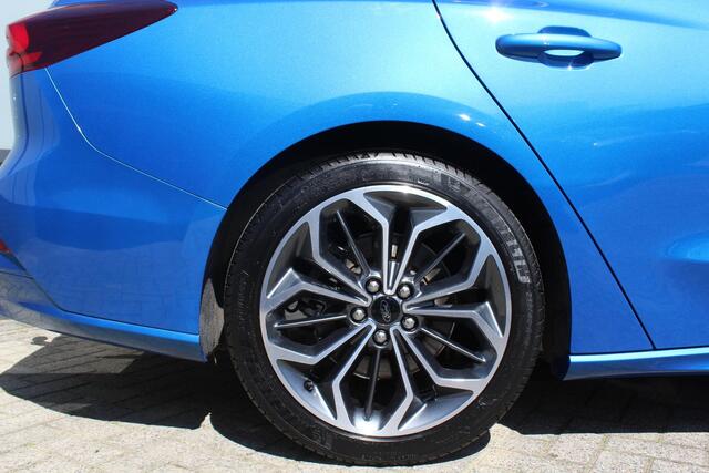 Ford FOCUS Wagon 1.0 EcoBoost 155pk Hybrid ST Line X Navi, Pano, Haak, Driver Ass Pack, Leer, Winterpack, El. Klep, Volle auto!