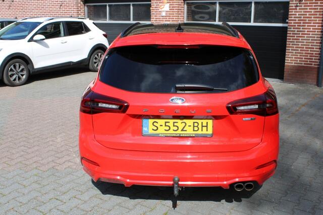 Ford FOCUS 1.0 EcoBoost ST Line X - Panoramadak - trekhaak - Navi groot