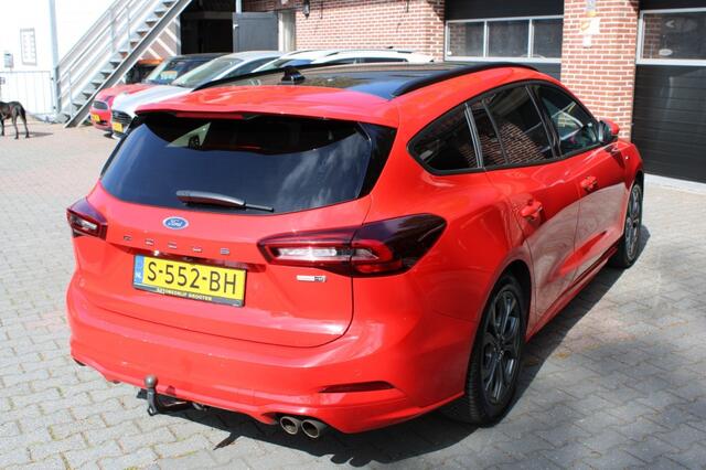 Ford FOCUS 1.0 EcoBoost ST Line X - Panoramadak - trekhaak - Navi groot