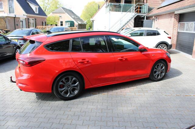 Ford FOCUS 1.0 EcoBoost ST Line X - Panoramadak - trekhaak - Navi groot