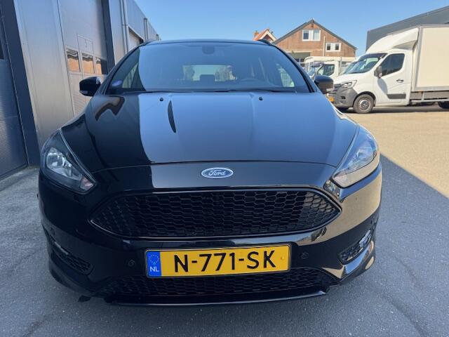 Ford FOCUS Wagon 1.0 ST-Line Night Edition !!