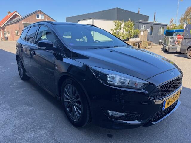 Ford FOCUS Wagon 1.0 ST-Line Night Edition !!