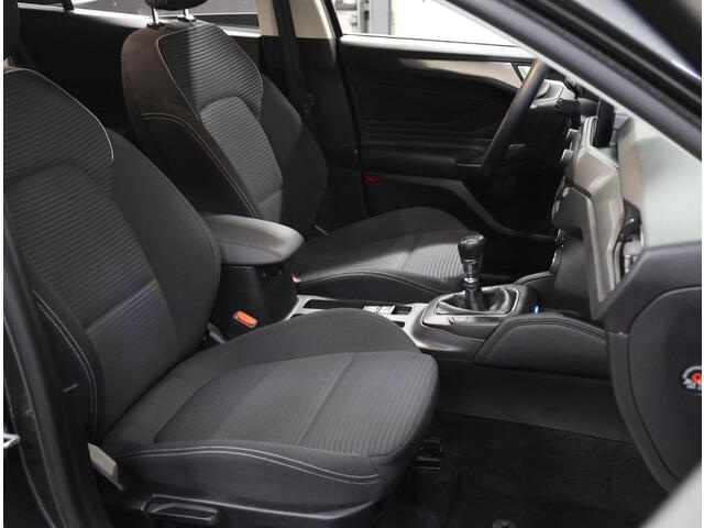 Ford FOCUS Wagon 125PK Titanium | 1ste eigenaar | AppleCarPlay/AndroidAuto | Winterpack | Stoel/Stuur/Voorruitverwarmd | Adaptief Cruise Control | Keyless | LED lampen | 17"LMV | Isofix | Privacy Glass | Parkeersensoren | Navigatie |