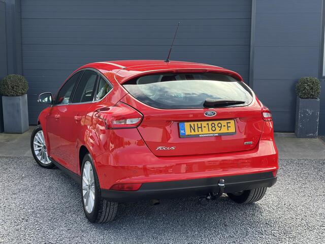 Ford FOCUS 1.0 Titanium Navi,125pk,Trekhaak,Dealer Onderhouden,Pdc V+A,6 Bak,N.A.P,Clima,Cruise,Nieuwe Apk bij Aflevering