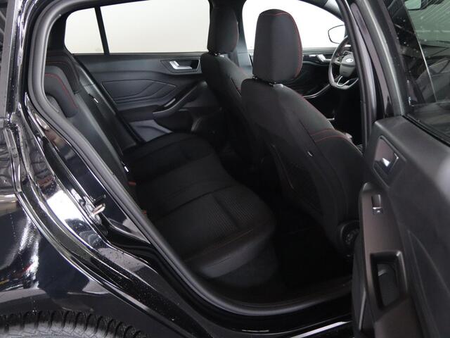 Ford FOCUS Wagon 1.0 EcoBoost Hybrid ST Line X | Elekt. Wegklapbare Trekhaak | Winterpakket | Cruise Control Adaptief | Parkeercamera | Head-Up | Navigatie |