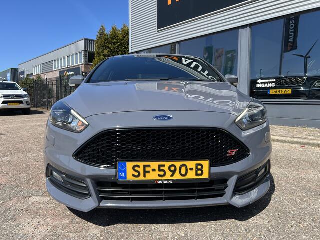 Ford FOCUS 2.0 TDCI ST-3 185pk/Recaro/Navi/Led