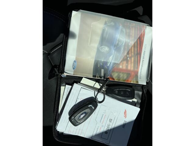 Ford FOCUS 2.0 TDCI ST-3 185pk/Recaro/Navi/Led