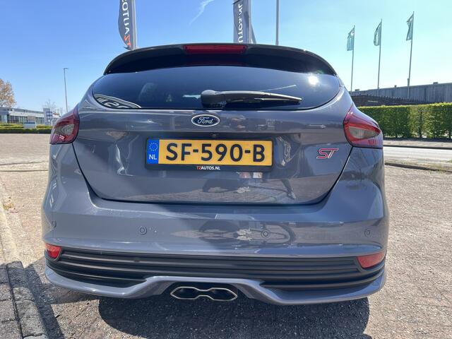 Ford FOCUS 2.0 TDCI ST-3 185pk/Recaro/Navi/Led