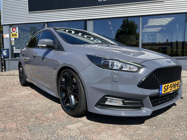 Ford FOCUS 2.0 TDCI ST-3 185pk/Recaro/Navi/Led