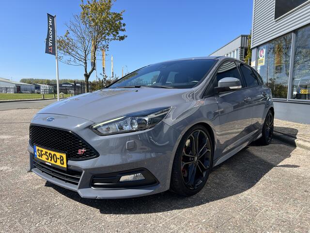 Ford FOCUS 2.0 TDCI ST-3 185pk/Recaro/Navi/Led