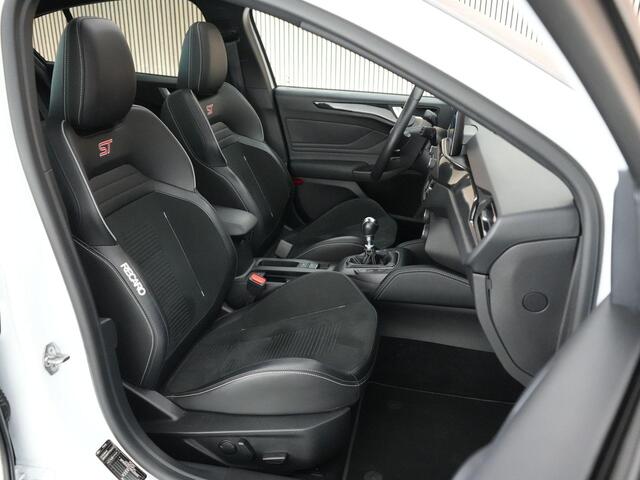 Ford FOCUS ST-3 2.3 280pk |19" TEC wielen|H&R verlagingsveren|panoramdak|head-up|B&O|blind spot|Apple Carplay|cruise control|winterpack|parkeercamera|