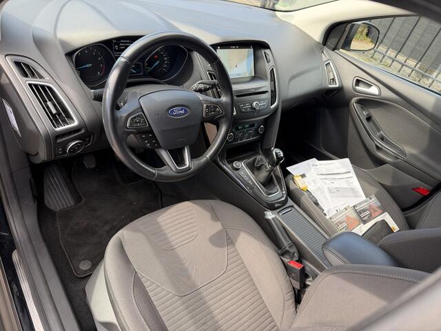 Ford FOCUS 1.0 Titanium Clima/Cruise/PDC/Navi