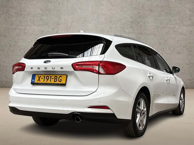 Ford FOCUS Wagon 1.0 EcoBoost Titanium Sport (APPLE CARPLAY, GROOT NAVI, STUUR/STOELVERWARMING, SPORTSTOELEN, GETINT GLAS, LM VELGEN, NIEUWE APK, NIEUWSTAAT)