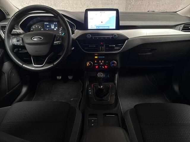 Ford FOCUS Wagon 1.0 EcoBoost Titanium Sport (APPLE CARPLAY, GROOT NAVI, STUUR/STOELVERWARMING, SPORTSTOELEN, GETINT GLAS, LM VELGEN, NIEUWE APK, NIEUWSTAAT)