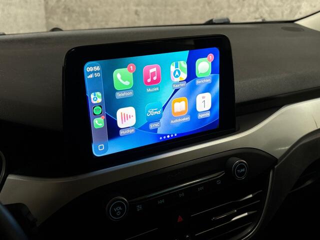 Ford FOCUS Wagon 1.0 EcoBoost Titanium Sport (APPLE CARPLAY, GROOT NAVI, STUUR/STOELVERWARMING, SPORTSTOELEN, GETINT GLAS, LM VELGEN, NIEUWE APK, NIEUWSTAAT)