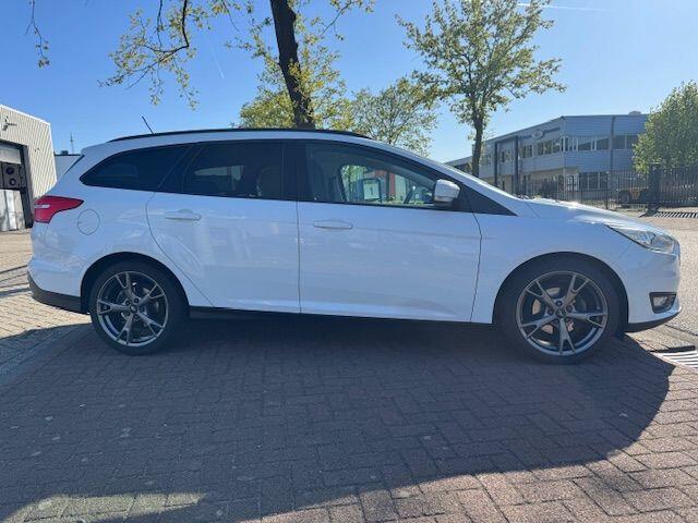 Ford FOCUS Wagon 1.0 Lease Edition Airco,Cruisecontrol,Navigatie,Camera