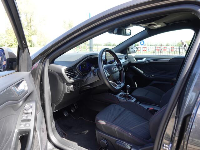 Ford FOCUS Wagon 1.0 EcoBoost Hybrid 125PK ST Line X NAVI | WINTERPACK | PDC + CAM | ECC