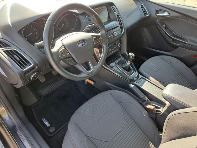 Ford FOCUS Wagon 1.0 Titanium Airco/Cruise control/Navigatie