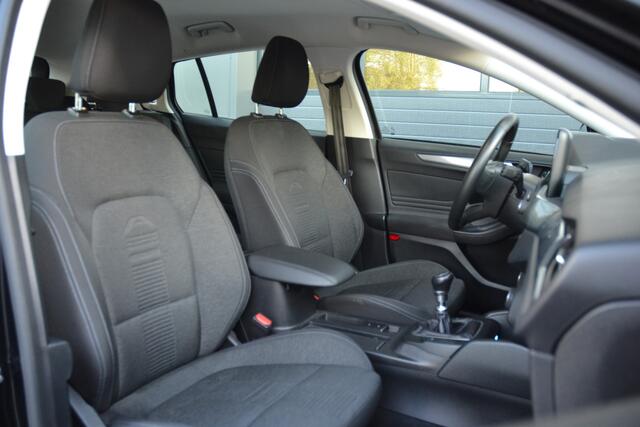 Ford FOCUS Wagon 1.0 EcoBoost Active Business Stoel/stuur verwarming | Carplay | voorruitverwarming