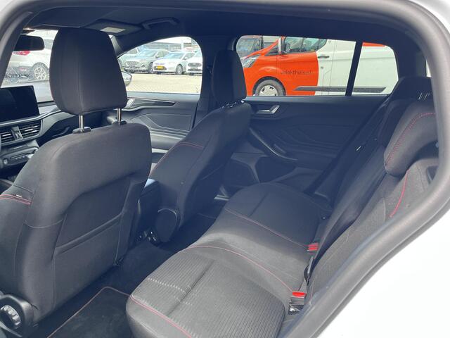 Ford FOCUS Wagon 1.0 EcoBoost Hybrid ST Line X | Automaat | Winterpack | Driver Assistance Pack | Privacy Glass | Camera