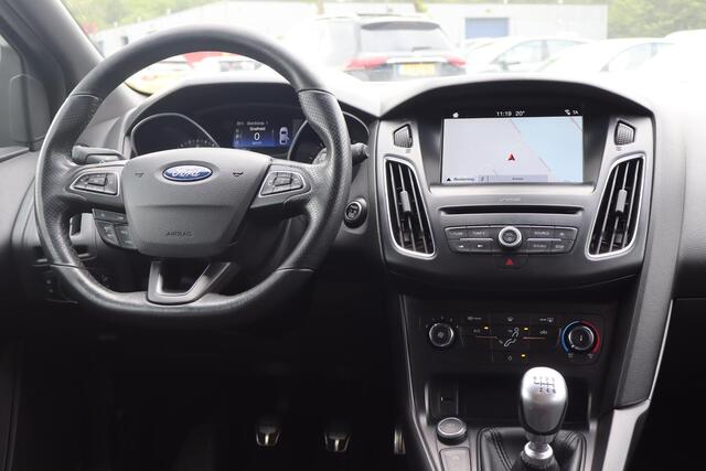 Ford FOCUS 1.0 First Edition | ST-Line | Navigatie | Bluetooth | Cruise control | Uitstraling!