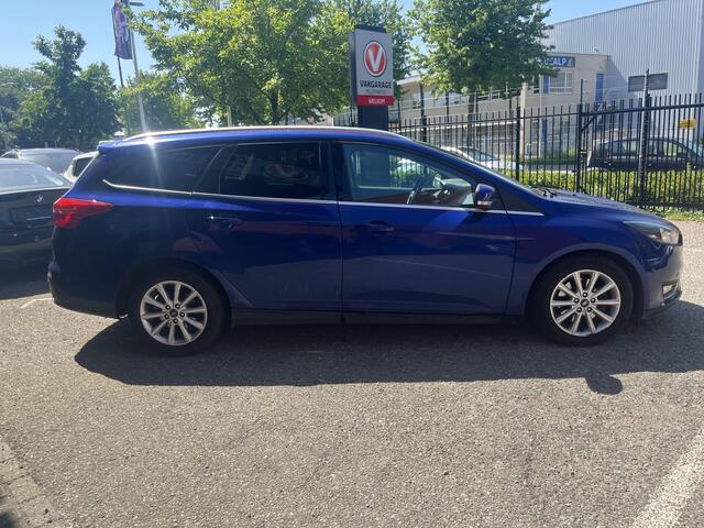 Ford FOCUS Wagon 1.5 EcoBoost Titanium 150PK- 1e EIGENAAR, UNIEKE KM STAND // CAMERA+SENSOREN // NAVI+CARPLAY // KEYLESS // STOELVERWARMING //