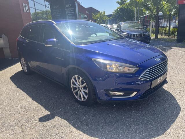 Ford FOCUS Wagon 1.5 EcoBoost Titanium 150PK- 1e EIGENAAR, UNIEKE KM STAND // CAMERA+SENSOREN // NAVI+CARPLAY // KEYLESS // STOELVERWARMING //