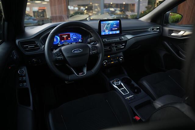 Ford FOCUS 2.3 EcoBoost ST-X MK4 Virtual Teller Automaat | Panorama | HUD | ACC | Performance Seats | Camera | Winter Pack