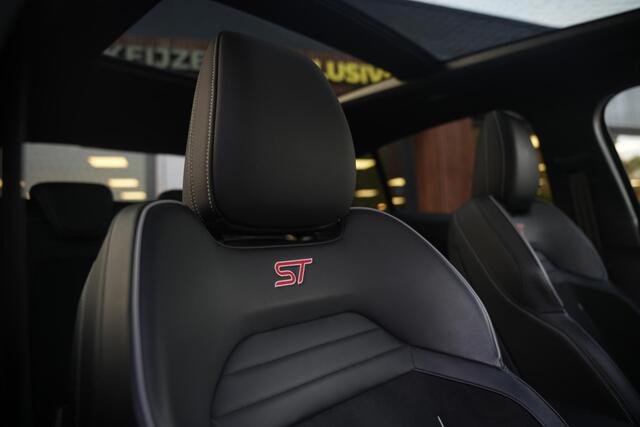 Ford FOCUS 2.3 EcoBoost ST-X MK4 Virtual Teller Automaat | Panorama | HUD | ACC | Performance Seats | Camera | Winter Pack