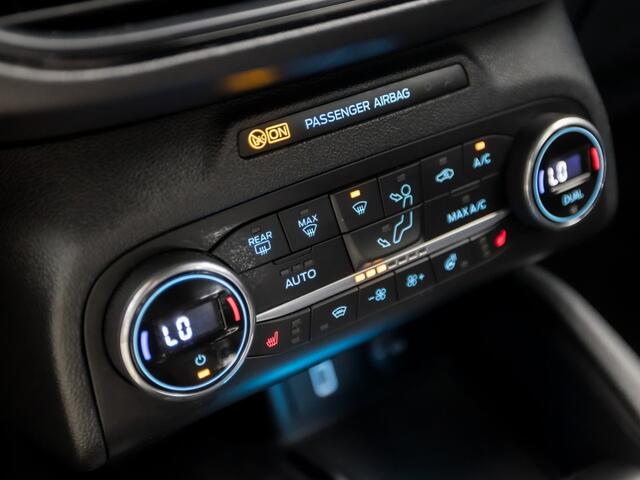 Ford FOCUS Wagon 1.0 EcoBoost ST Line X 155Pk (APPLE CARPLAY, GROOT NAVI, STUUR/STOELVERWARMING, CAMERA, SPORTSTOELEN, GETINT GLAS, TREKHAAK, NIEUWE APK, NIEUWSTAAT)