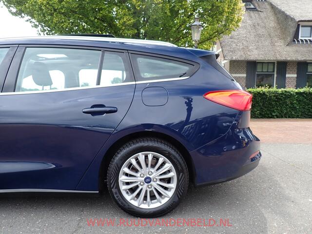 Ford FOCUS Wagon 1.0 EcoBoost Titanium Business / CAMERA / PANO / TREKHAAK / KEYLESS / ACC