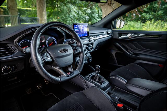 Ford FOCUS 2.3 EcoBoost ST-3 Bang & Olufsen Milltek Head Up