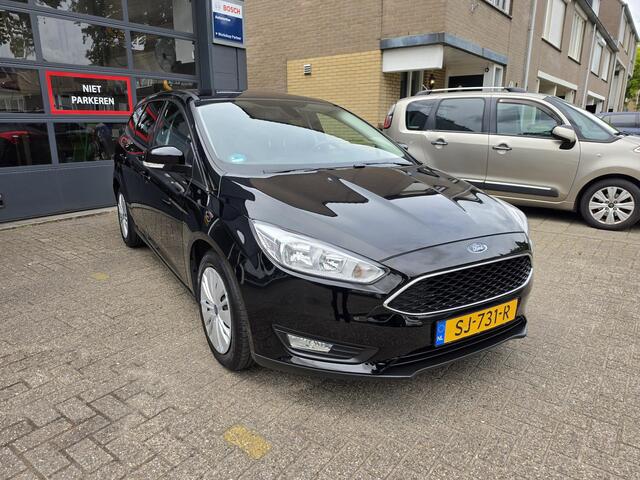 Ford FOCUS Wagon 1.0 Lease Edition / Airco/ Navigatie/ Cruise/ Apple carplay/ PDC