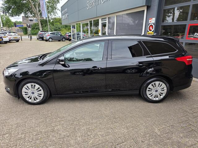 Ford FOCUS Wagon 1.0 Lease Edition / Airco/ Navigatie/ Cruise/ Apple carplay/ PDC