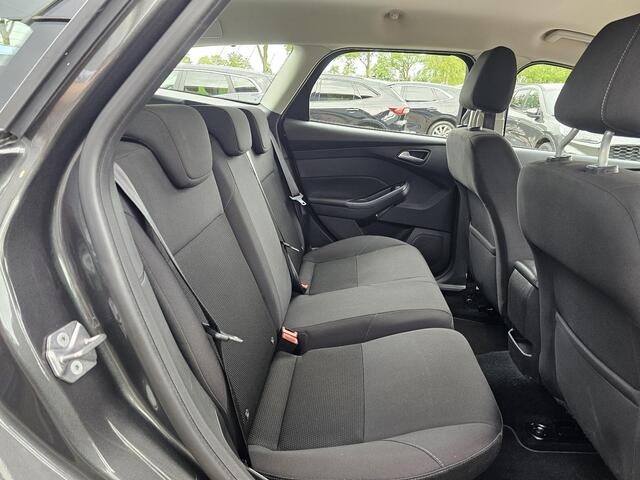 Ford FOCUS Wagon 1.0 Lease Edition Navigatie | Cruise control | Apple Carplay / Android auto | PDC achter etc.