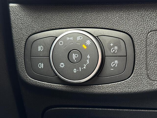 Ford FOCUS EcoBoost 125 pk Titanium Business | Parkeersensoren | Apple Carplay & Android Auto | Privacy Glass | 17'' | B&O |