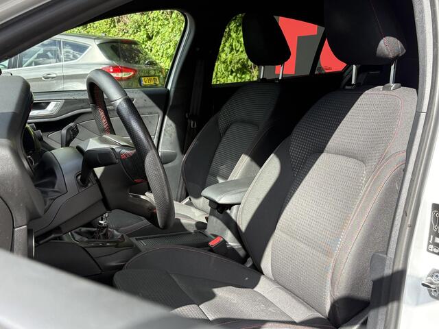Ford FOCUS 1.0 EcoBoost Hybrid ST Line Business - Navigatie - Climate Controle - Adaptief Cruise Control