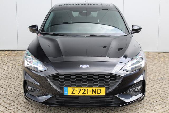 Ford FOCUS 1.0-125pk EcoBoost ST-Line AUTOMAAT ! Gun u het gemak, comfort en plezier van een automaat ! Autm. airco, stoel-, stuur- en voorraamverw., all season banden, camera, LED verlichting, navigatie, telefoonvoorb., trekhaak etc.