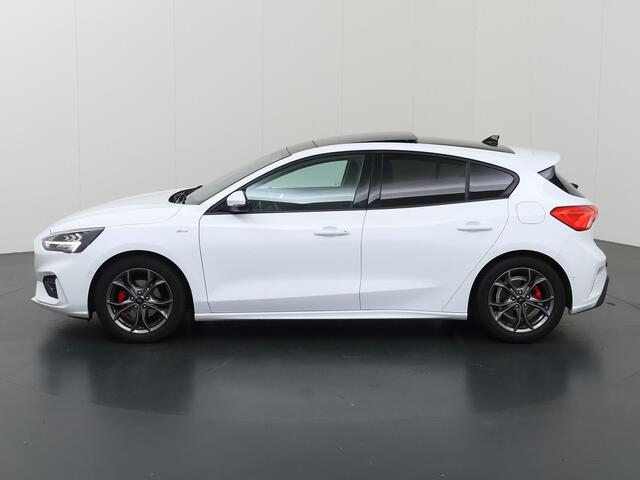 Ford FOCUS 1.0 EcoBoost St Line | Trekhaak | Panoramadak | Winterpakket | Cruise Control Adaptief | Parkeercamera |