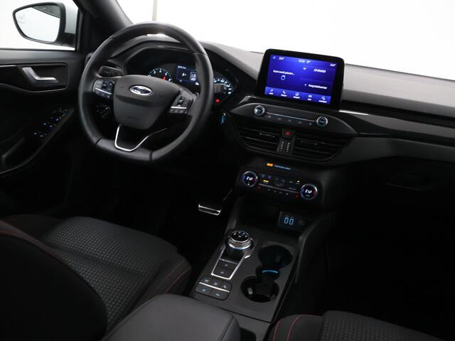 Ford FOCUS 1.0 EcoBoost St Line | Trekhaak | Panoramadak | Winterpakket | Cruise Control Adaptief | Parkeercamera |