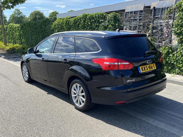 Ford FOCUS Wagon 1.0 Titanium * Carplay * Nieuwe Distr. * Camera * Garantie