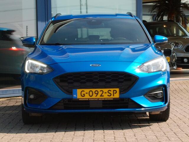 Ford FOCUS Wagon 1.0 EcoBoost ST-Line, Automaat / Trekhaak / Carplay + Android Auto / Camera + Sensoren / Keyless / 17'' LMV
