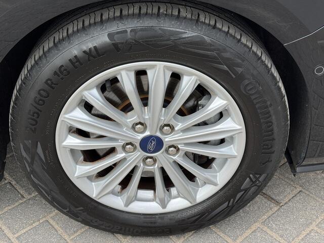 Ford FOCUS Wagon 1.0 EcoBoost Titanium Business / stoel en stuur verwarming/ voorruit verwarming / achteruitrijcamera met parkeersensoren voor + achter / apple carplay en android auto / adaptief cruise control